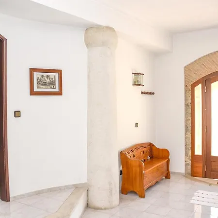 Charming House In With Shared Pool. 別荘 *