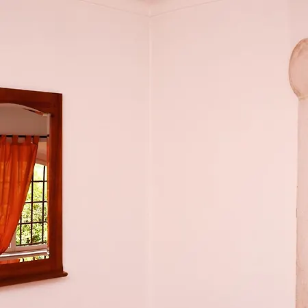 別荘 Charming House In With Shared Pool. Porto de Mós